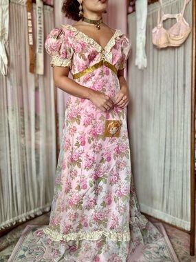 Vintage 60s/70s Romantic Revival Pink Floral Gown with Lace Trim, Size S-M